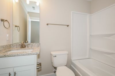 014 Bathroom ET51320