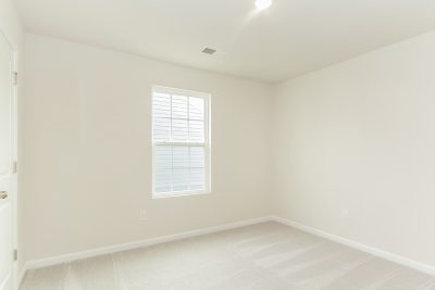 011 photo bedroom 10571019