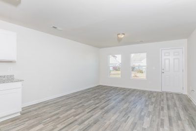 002 Living Room ET31377