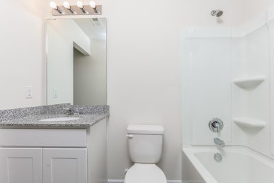 010 Main Bathroom ET31377