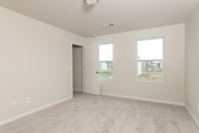 007 photo main bedroom 10573449