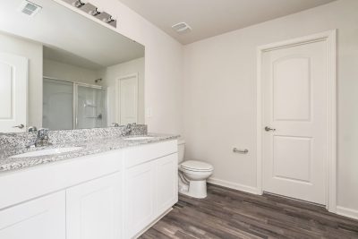 007 photo main bathroom 11276175