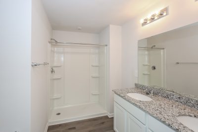 008 photo main bathroom 13447136