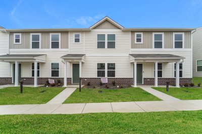 000 Front View 12266568