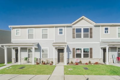 000 Front View 12337387