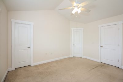 007 photo main bedroom 12622885
