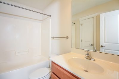 009 photo main bathroom 12622883