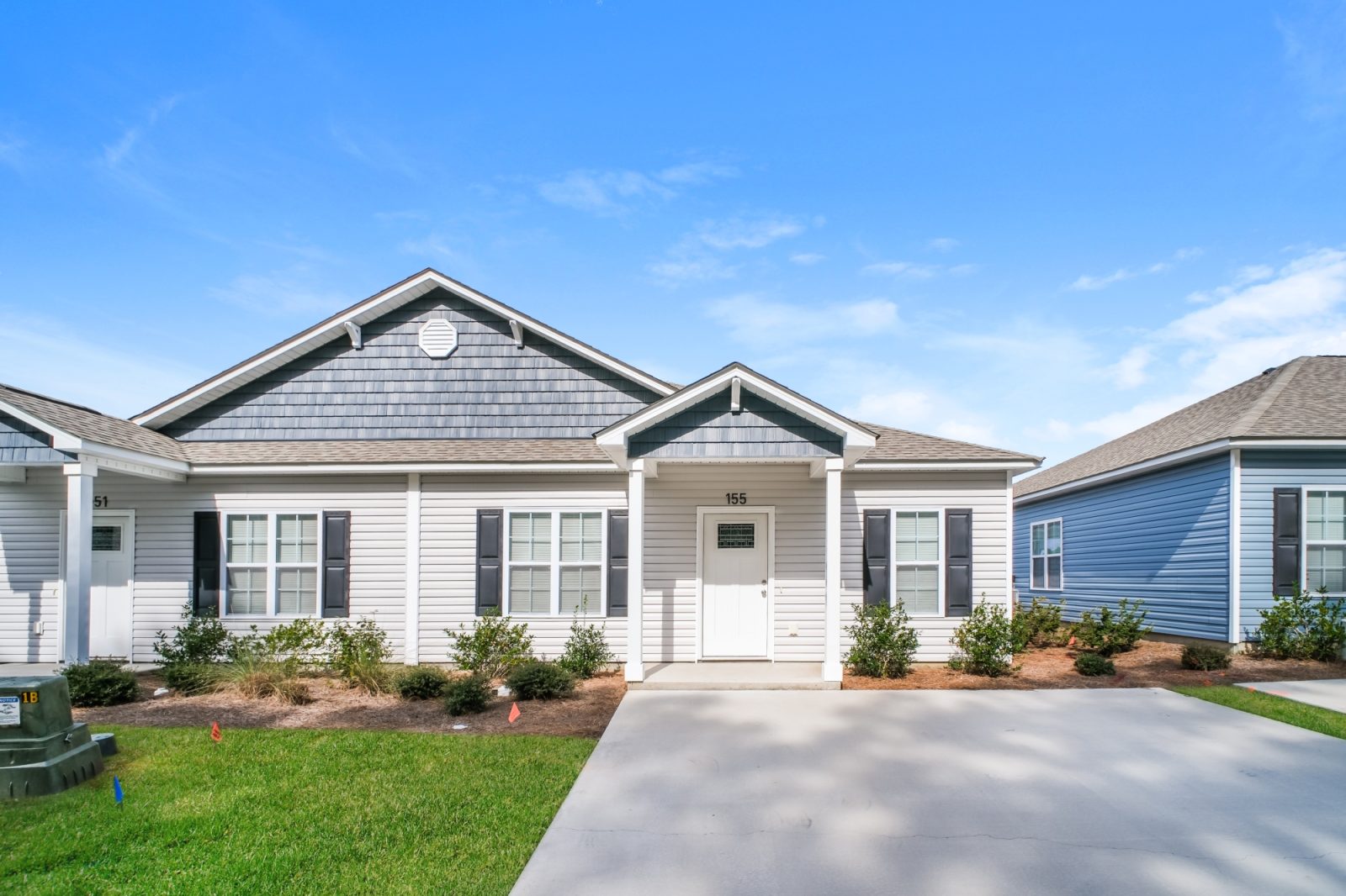 001 Front View ET81090