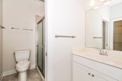 004 photo main bathroom 14738183