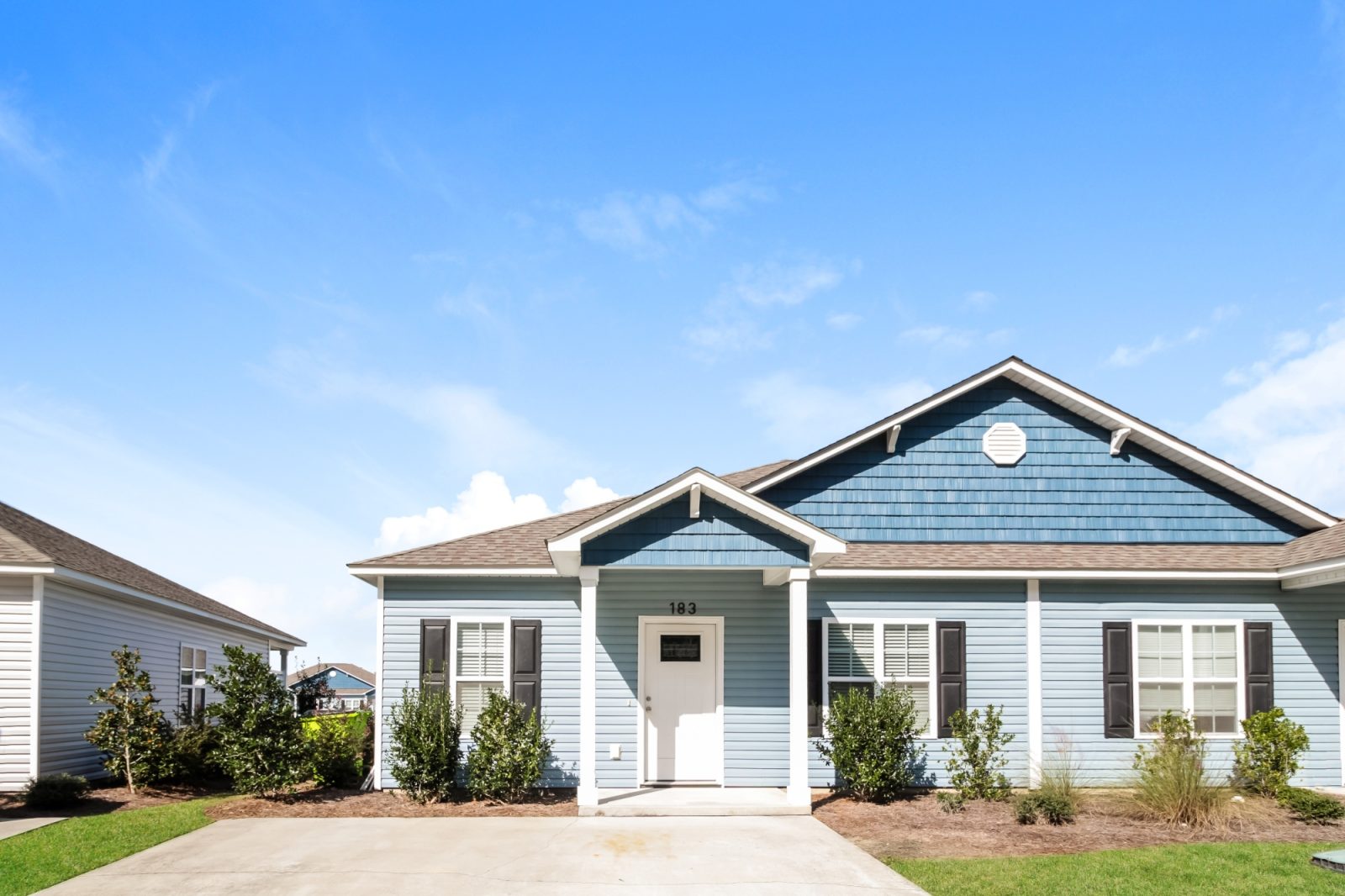 000 photo front view 14870278