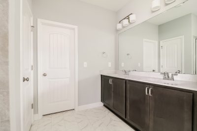 010 Main Bathroom ET71078