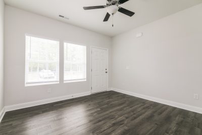 003 Living Room ET51127