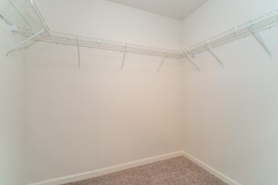 010 Walk In Closet ET31075