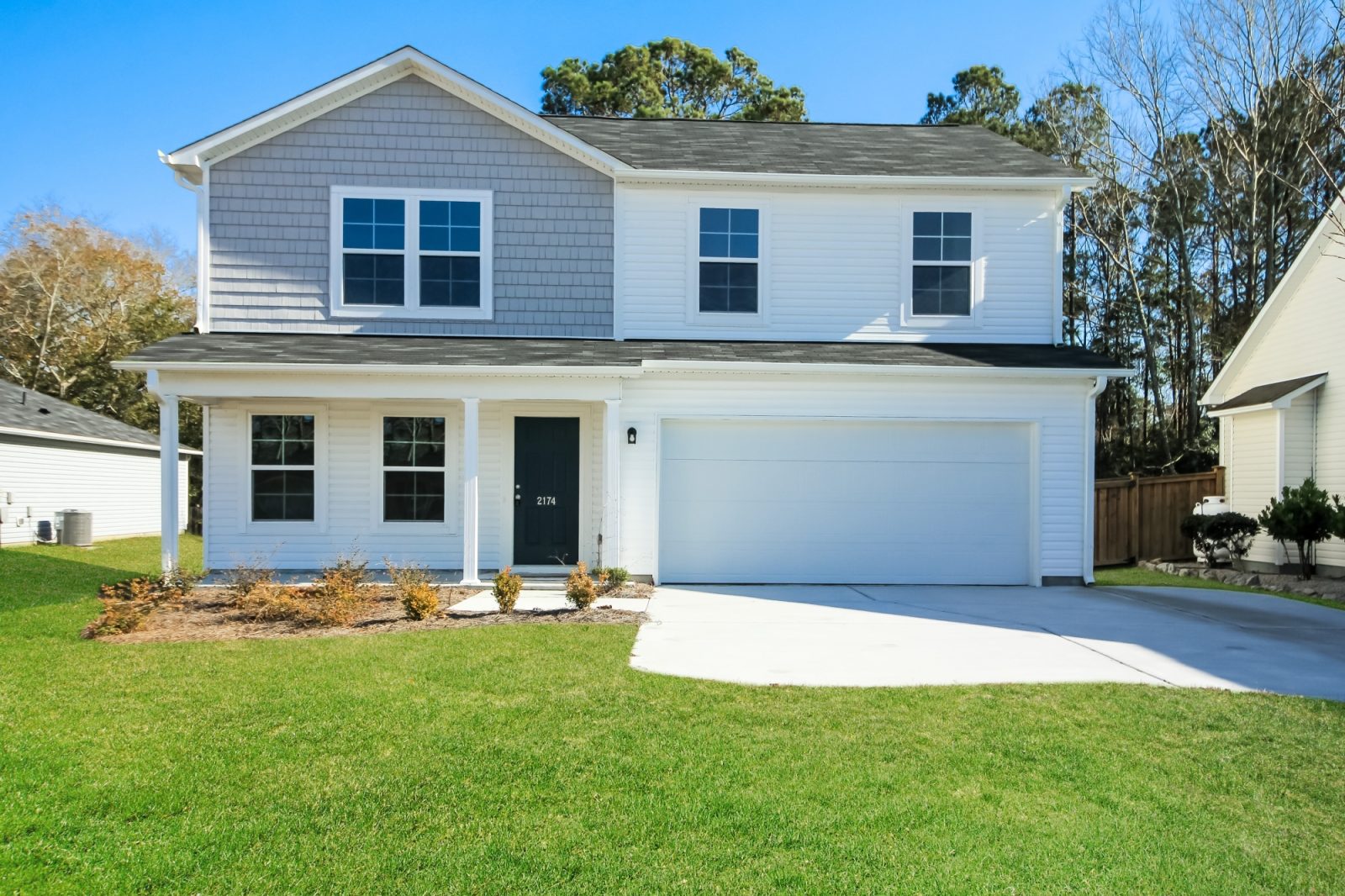 000 Front View 12275623