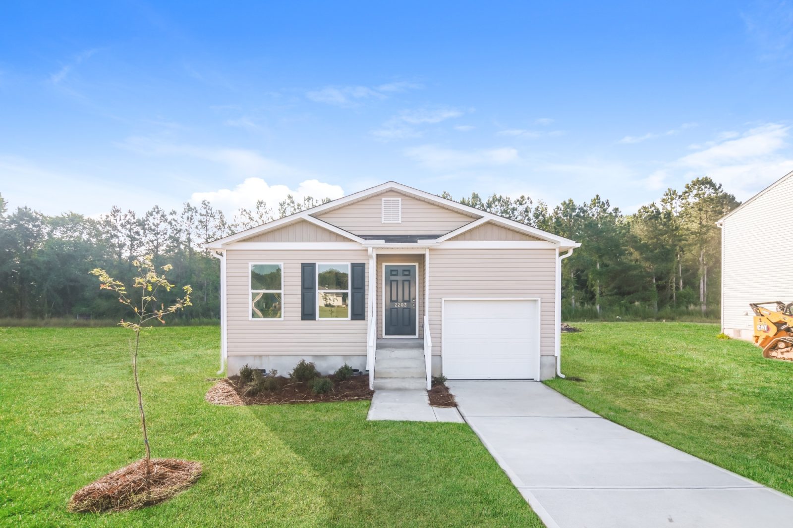 000 Front View 12866387