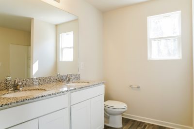 008 photo main bathroom 12017759