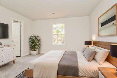 004 photo vs main bedroom 15183136