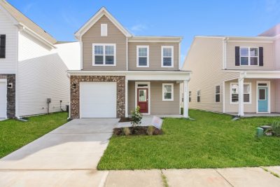 000 Front View 12166166 1