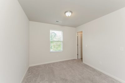 011 photo bedroom 12990403