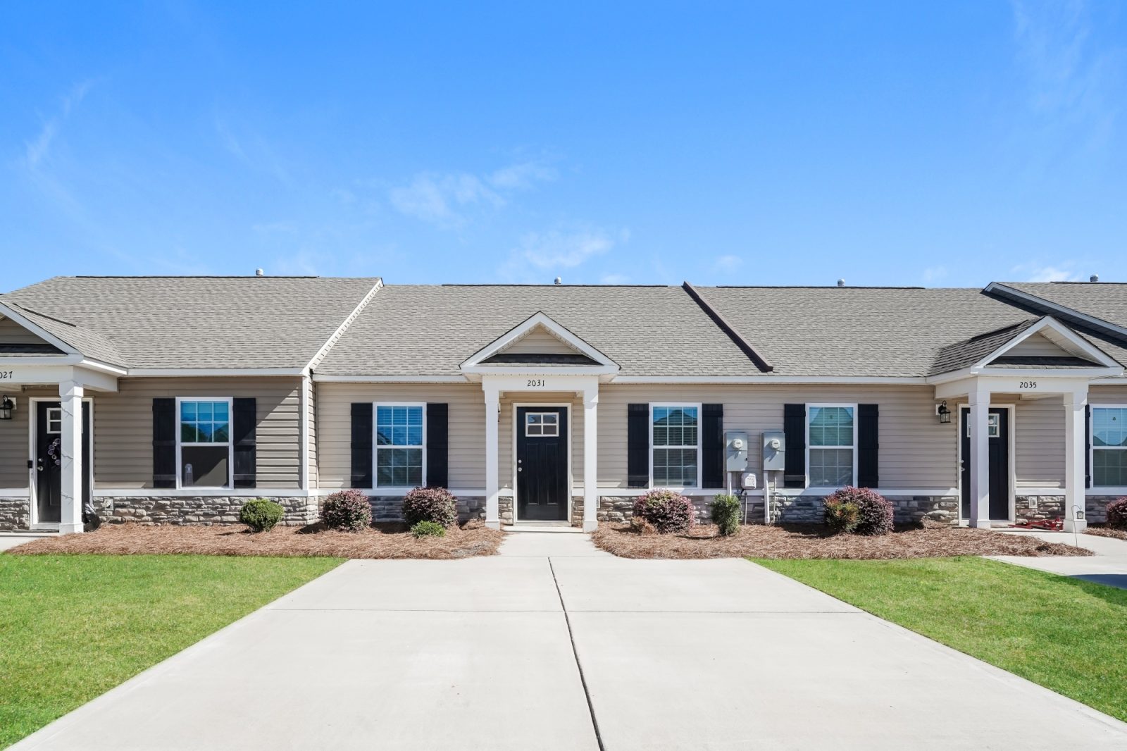 000 photo front view 14900178