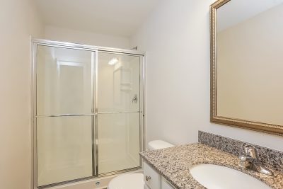 008 photo main bathroom 10574072