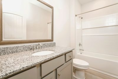 012 026 photo bathroom 15144993