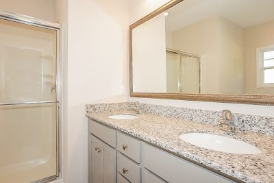 008 photo main bathroom 11993676