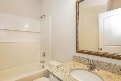 013 photo bathroom 11800791