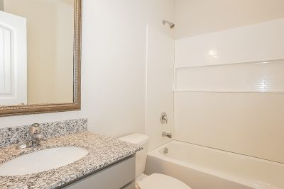 013 photo bathroom 11993681