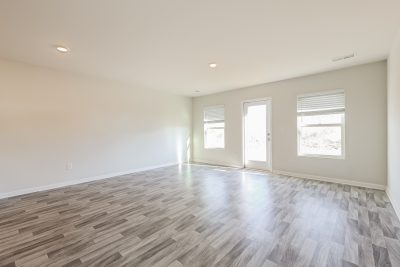 002 Living Room ET41148