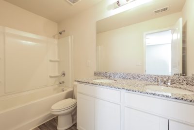 013 Bathroom ET41148