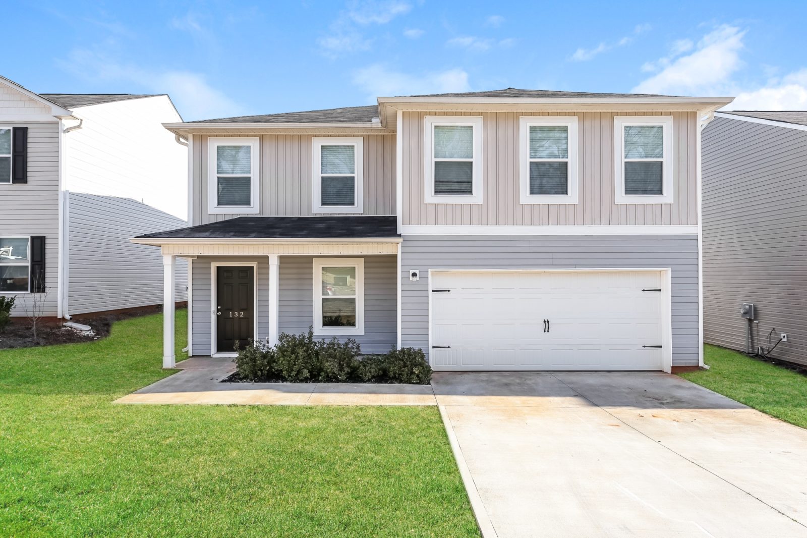 000 Front View ET61053