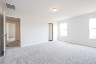 007 photo main bedroom 10577350