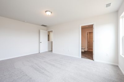 010 photo main bedroom 10577351