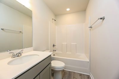 012 026 photo bathroom 15147356