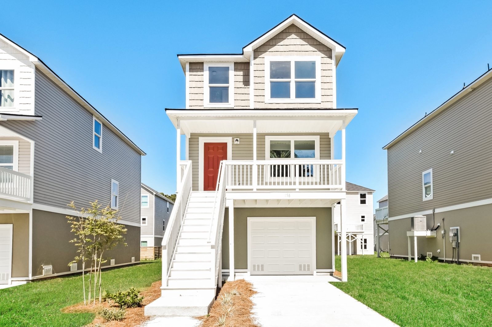 000 photo front view 12608350