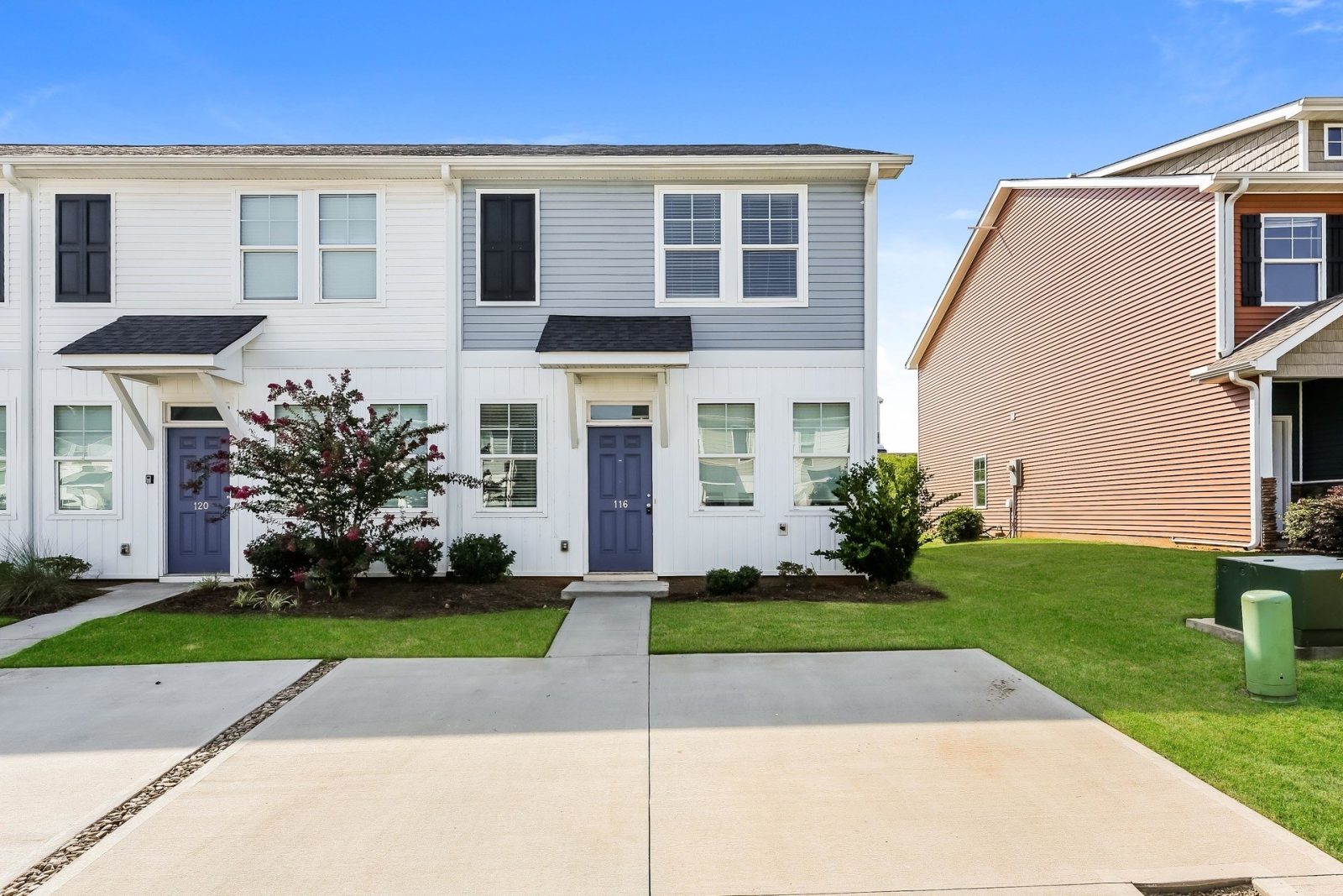 000 photo front view 13972789