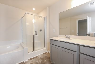 009 photo main bathroom 10397754