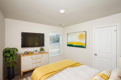 004 photo vs bedroom 15182330