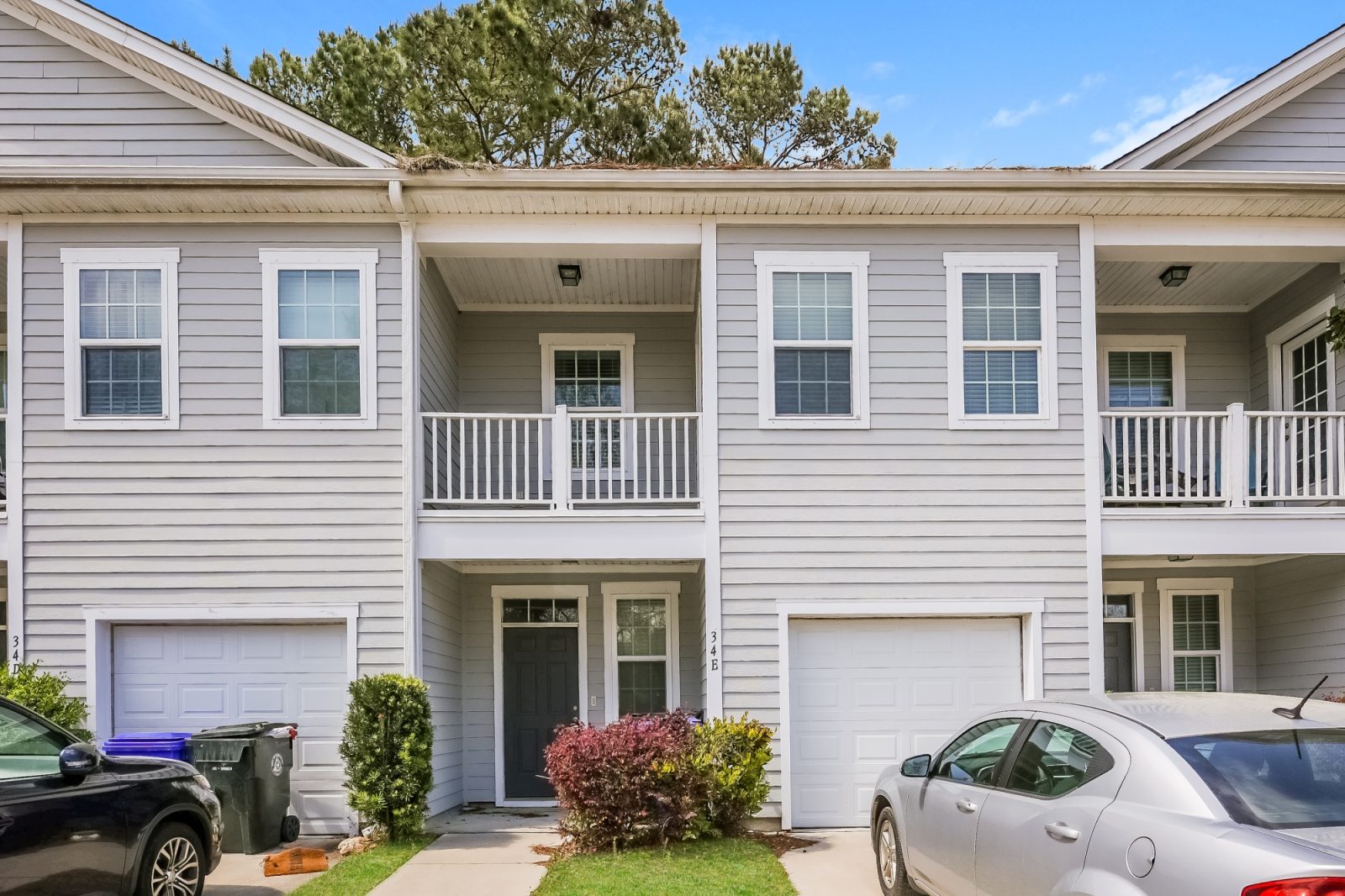 000 photo front view 12601495