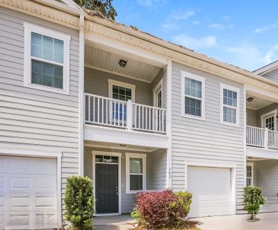 001 photo front view 12601502