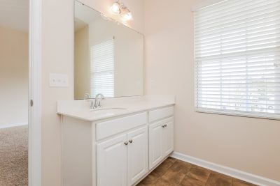 009 photo main bathroom 12601498