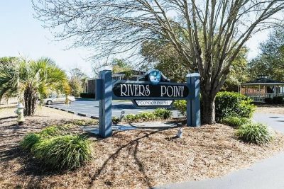 BA Rivers Point Townhomes Entrance