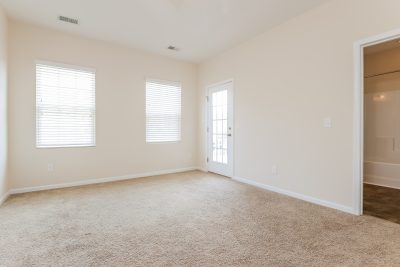 010 photo Main Bedroom 3cabca6e 9ec1 4693 acc8 1f3b0138cf76