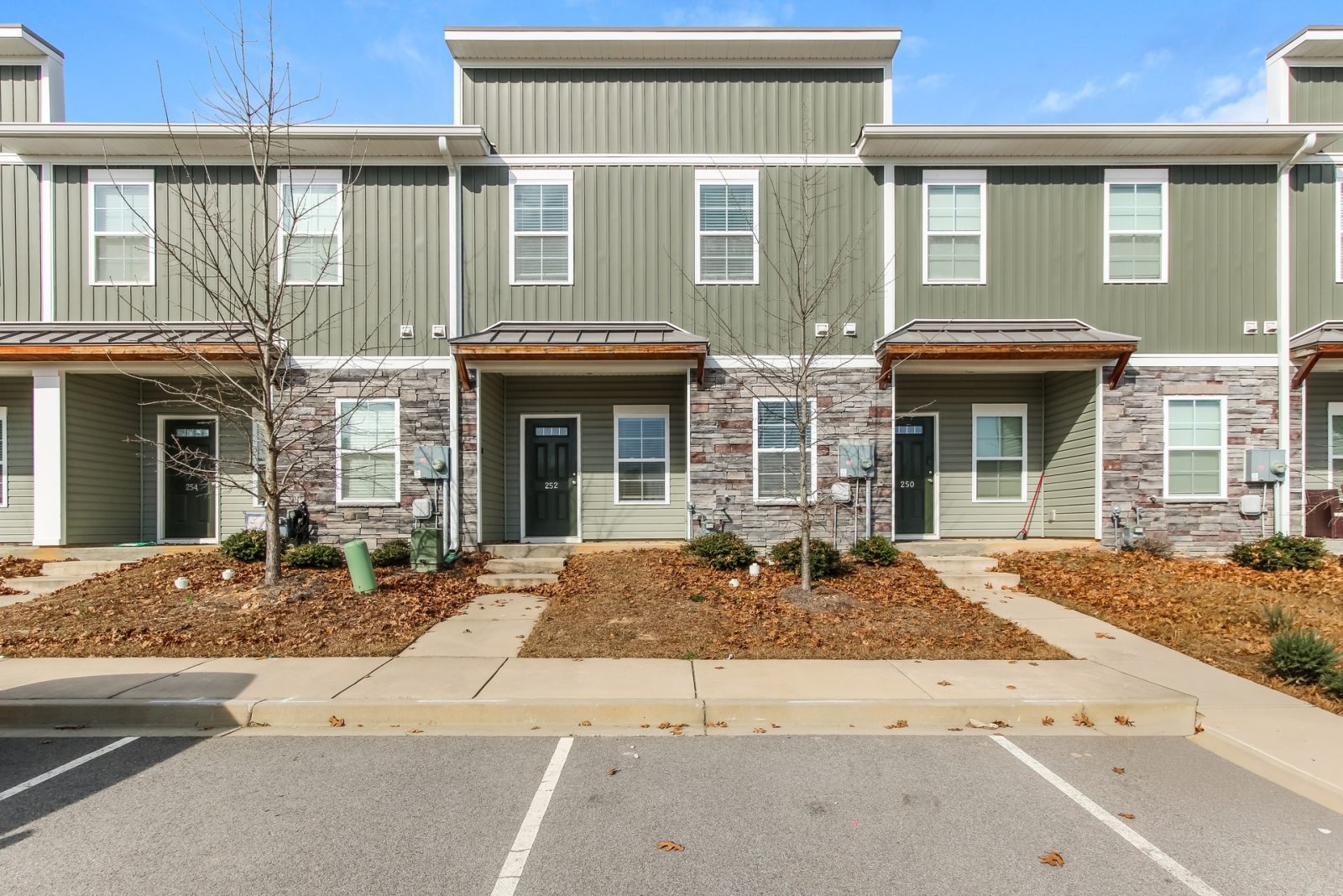 000 photo front view 15087368