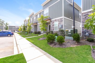 000 Front View ET42044