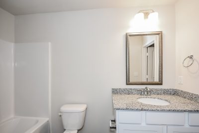 010 photo main bathroom 10055897