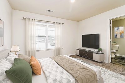 003 012 photo vs main bedroom 15157697