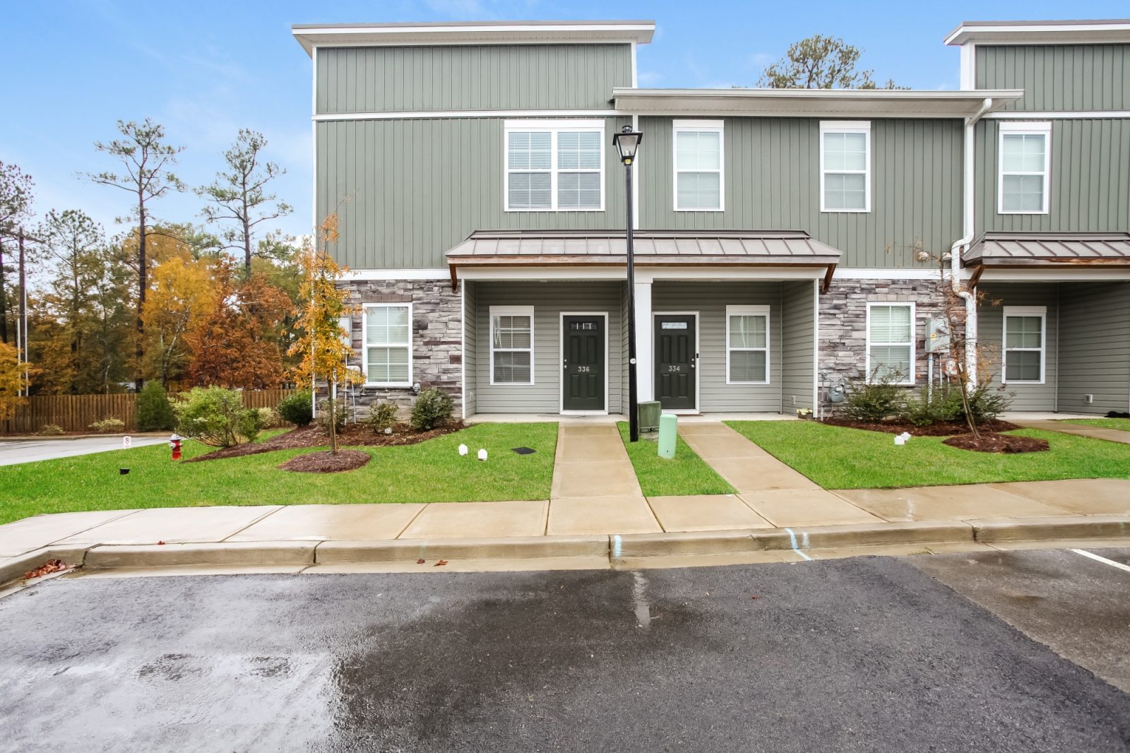 000 photo front view 13318619