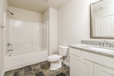 007 photo main bathroom 15149921